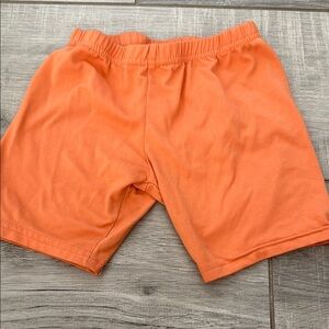 Dot dot smile kick shorts